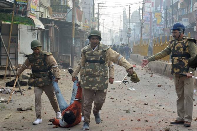 Korban Tewas Dalam Protes Menentang Undang-undang Anti-Muslim di India Capai 23 Orang
